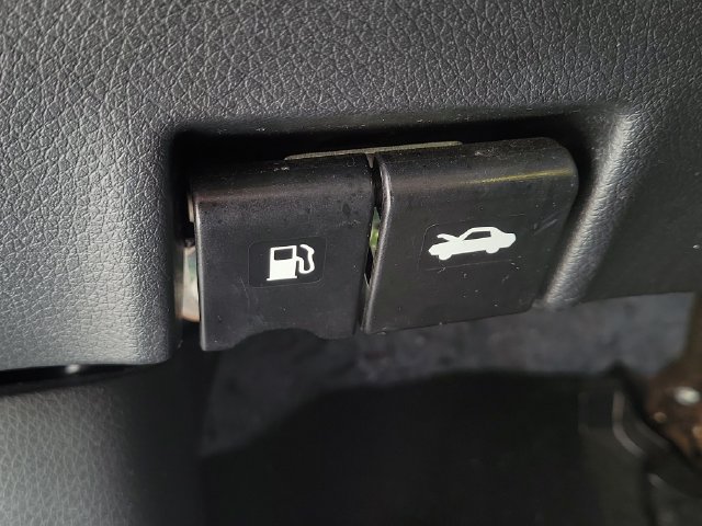 Used 2016 Nissan Sentra SV FWD image 20