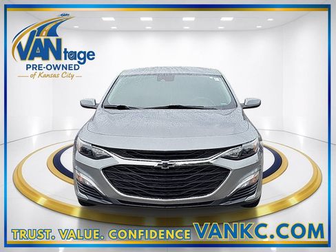 Used 2023 Chevrolet Malibu RS FWD image 2