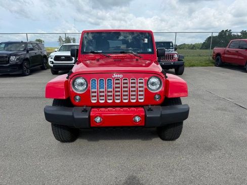 Used 2017 Jeep Wrangler Unlimited Sahara AWD/4WD image 2
