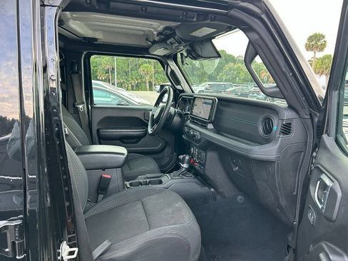 Used 2024 Jeep Wrangler Unlimited Rubicon 4xe AWD/4WD image 40