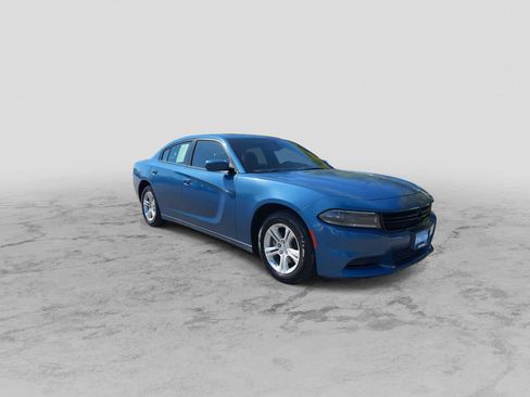 Certified 2022 Dodge Charger SXT w/ Leather Interior Group image 2