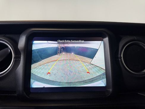 Used 2021 Jeep Wrangler Unlimited Sahara image 18