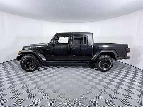 Used 2024 Jeep Gladiator Sport image 6