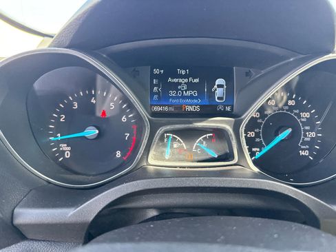 Used 2019 Ford Escape SE image 9