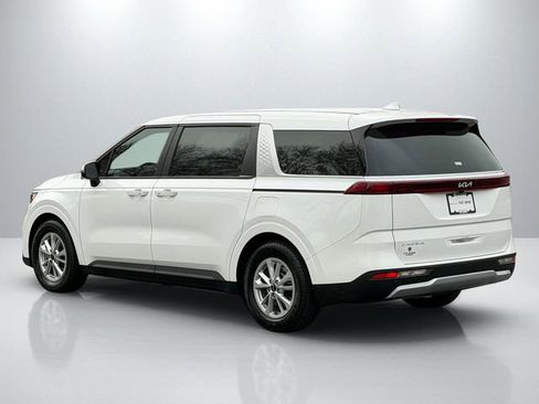 Used 2024 Kia Carnival LX FWD image 5