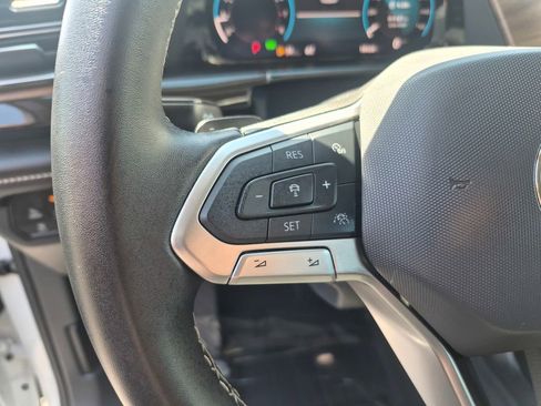 Used 2025 Volkswagen Atlas SE FWD image 15