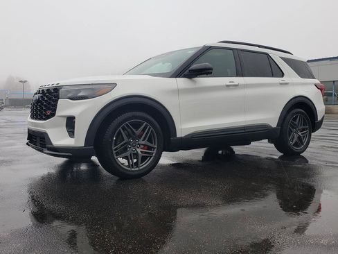 New 2026 Ford Explorer ST w/ Sun And Sound Package image 8