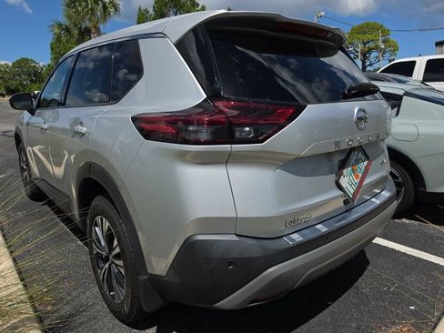 Used 2021 Nissan Rogue SV FWD image 13