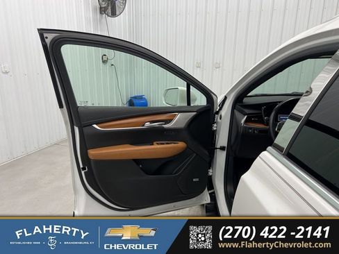 Used 2020 Cadillac XT5 Premium Luxury w/ LPO, Floor Liner Package image 8