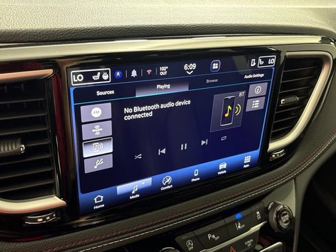 New 2027 Chrysler Pacifica Select FWD image 35