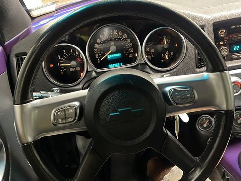 Used 2004 Chevrolet SSR w/ Preferred Equipment Group RWD image 4