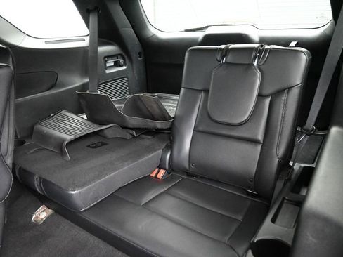 Used 2020 Ford Explorer XLT w/ Equipment Group 202A RWD image 22