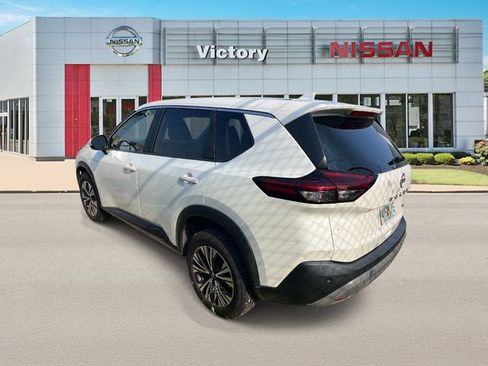 Used 2023 Nissan Rogue SV FWD image 3