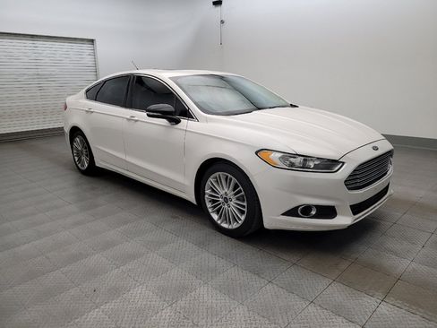 Used 2016 Ford Fusion SE w/ Equipment Group 202A FWD image 11