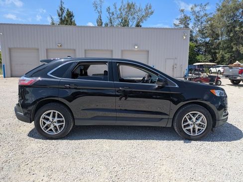 Used 2024 Ford Edge SEL AWD/4WD image 3