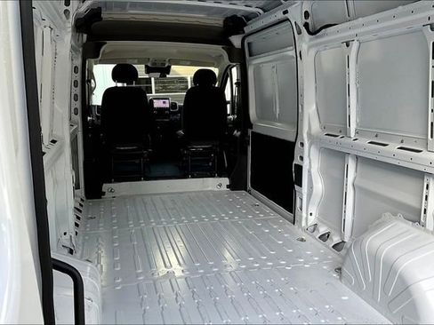 New 2025 RAM ProMaster 2500 w/ Quick Order Package 22G SLT image 21