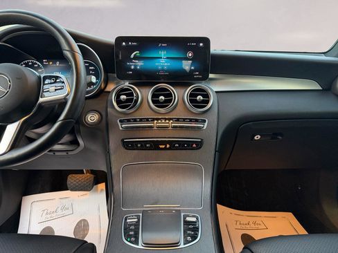 Used 2021 Mercedes-Benz GLC 300 4MATIC image 11