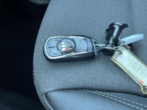 Used 2025 Buick Encore GX Preferred FWD image 21