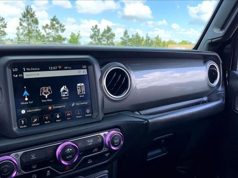 Used 2023 Jeep Wrangler Sahara image 35