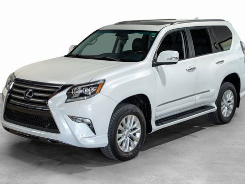 Used 2017 Lexus GX 460 Premium w/ Premium Package image 29