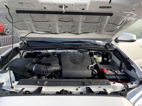 Certified 2023 Toyota Tacoma SR5 w/ Technology Package image 16