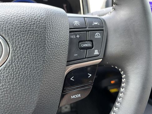 Used 2025 Toyota Camry SE w/ Convenience Package FWD image 20