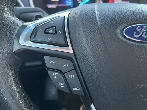 Used 2017 Ford Edge Titanium image 26