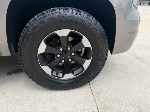 Used 2018 Chevrolet Tahoe LT AWD/4WD image 76