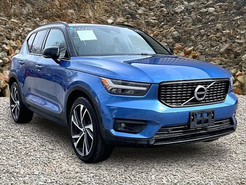 Used 2021 Volvo XC40 T5 R-Design w/ Climate Package image 10