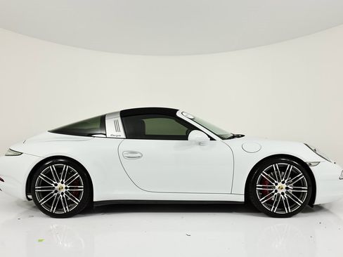 Used 2015 Porsche 911 Targa 4S image 8