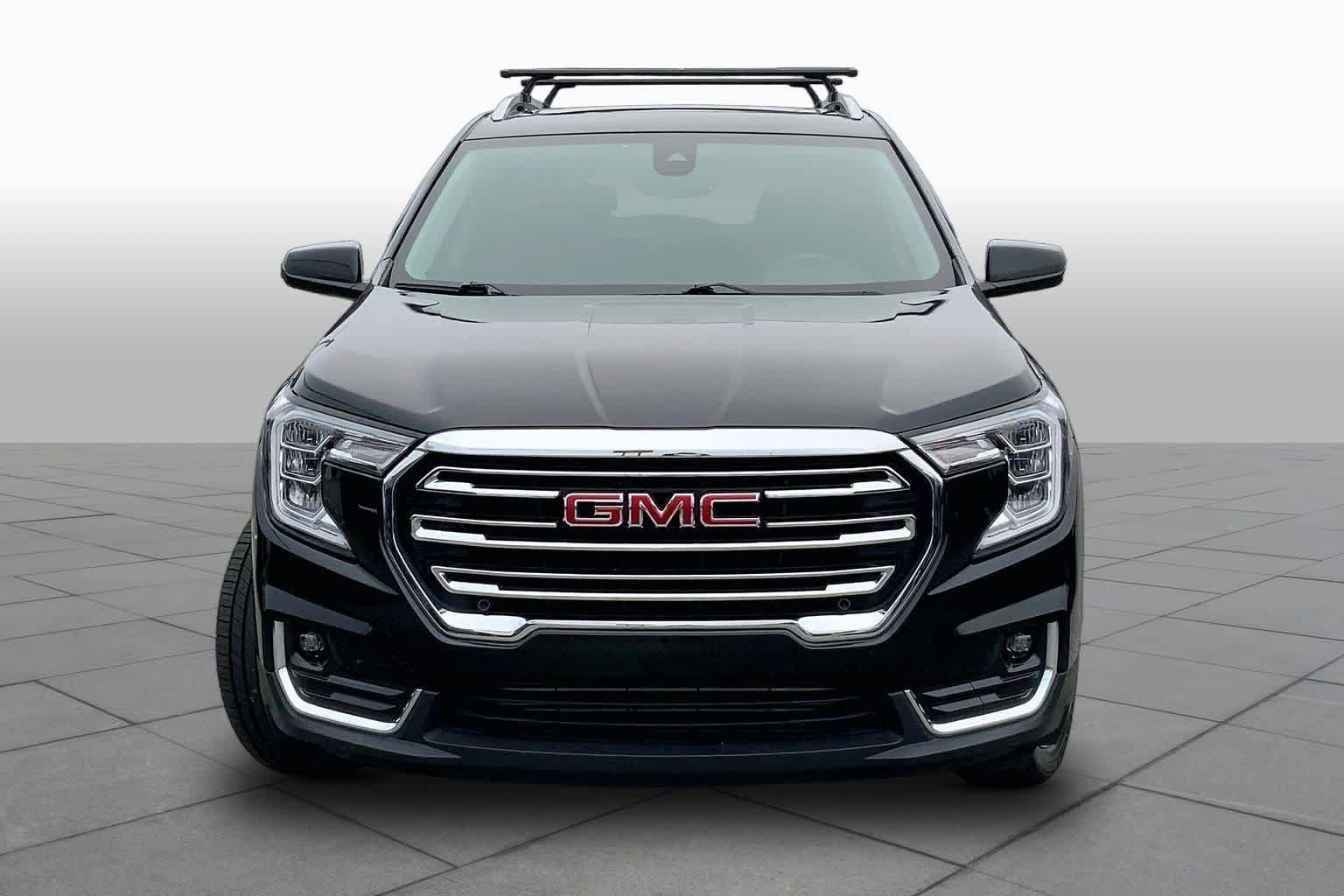 Used 2022 GMC Terrain SLT w/ Infotainment Package II FWD image 4