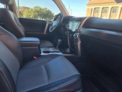 Used 2021 Toyota 4Runner SR5 Premium image 21