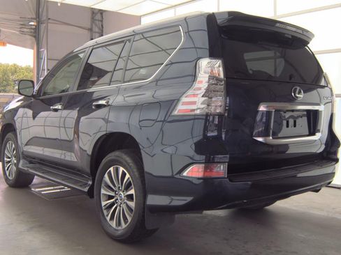 Used 2020 Lexus GX 460 Luxury w/ Accessory Package AWD/4WD image 4