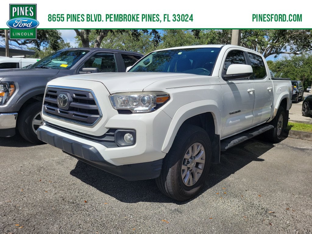Used 2019 Toyota Tacoma SR5 RWD image 1