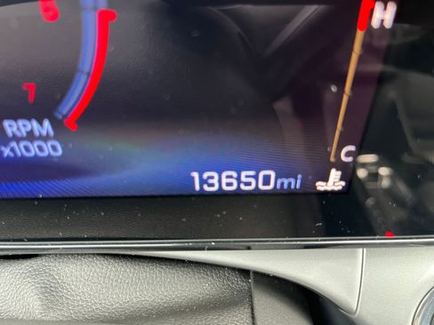 Used 2025 Chevrolet Trax LT w/ LT Convenience Package image 9