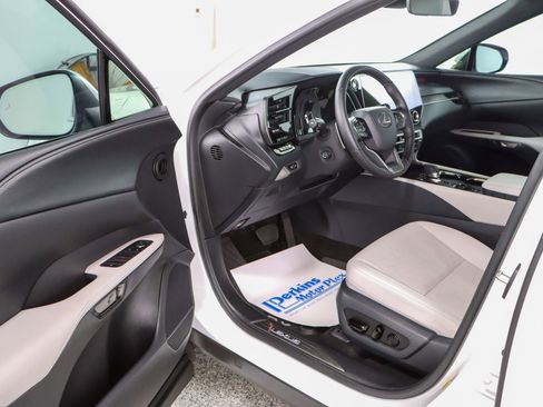 Used 2025 Lexus RX 350 Premium Plus w/ Accessory Package (P1) image 3