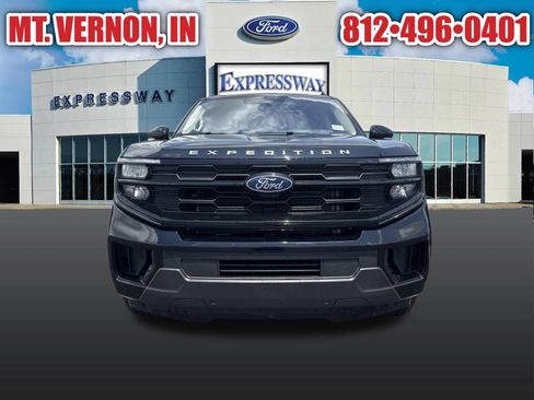 Used 2025 Ford Expedition Active RWD image 7