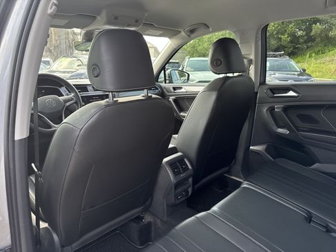 Used 2024 Volkswagen Tiguan SE FWD image 25