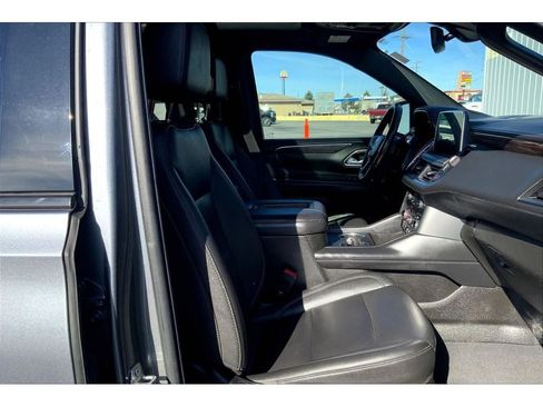 Used 2022 Chevrolet Suburban Z71 w/ Z71 Off-Road Package image 8