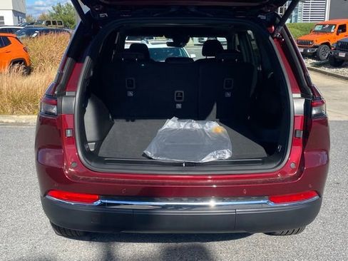 New 2025 Jeep Grand Cherokee Laredo X w/ Luxury Tech Group I AWD/4WD image 7