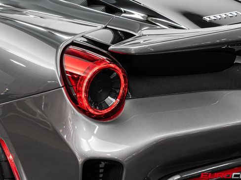 Used 2019 Ferrari 488 Pista Spider RWD image 30