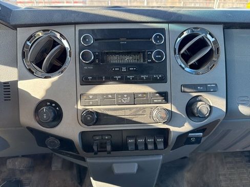 Used 2015 Ford F250 XLT w/ Camper Package image 16