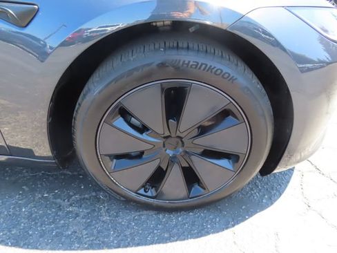 Used 2025 Tesla Model 3 Long Range RWD image 11