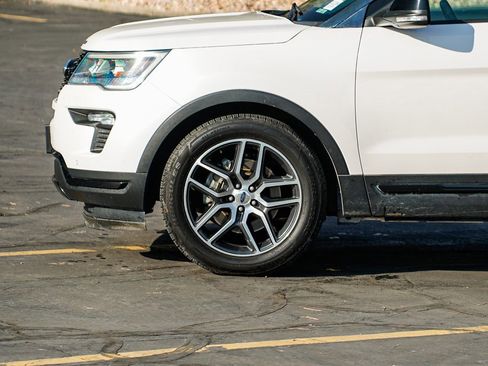 Used 2018 Ford Explorer Sport image 8