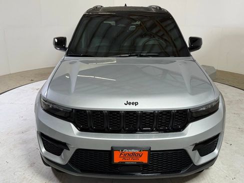 New 2025 Jeep Grand Cherokee Limited w/ Trailer Tow Package AWD/4WD image 2