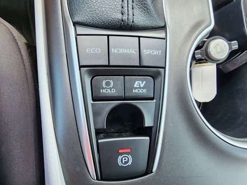 Used 2023 Toyota Camry LE image 24