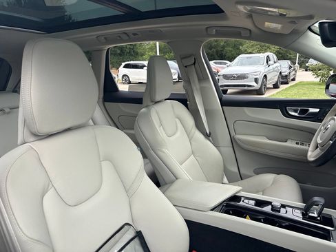 Certified 2025 Volvo XC60 B5 Plus w/ Protection Package Premier AWD/4WD image 13
