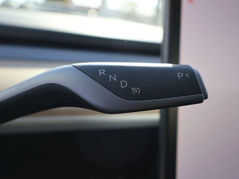 Used 2024 Tesla Model Y Long Range image 47