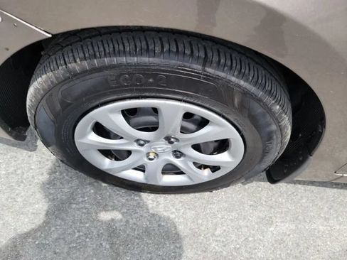 Used 2012 Hyundai Accent GLS FWD image 22