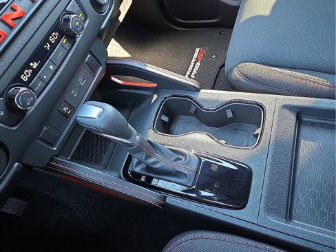 Used 2025 Nissan Frontier PRO-4X image 25